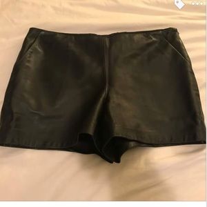 Trina Turk Size 2 Genuine Leather Shorts